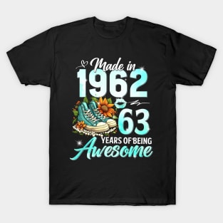 63rd Birthday Queen Made in 1962 Gifts 63 Years Old Floral T-Shirt